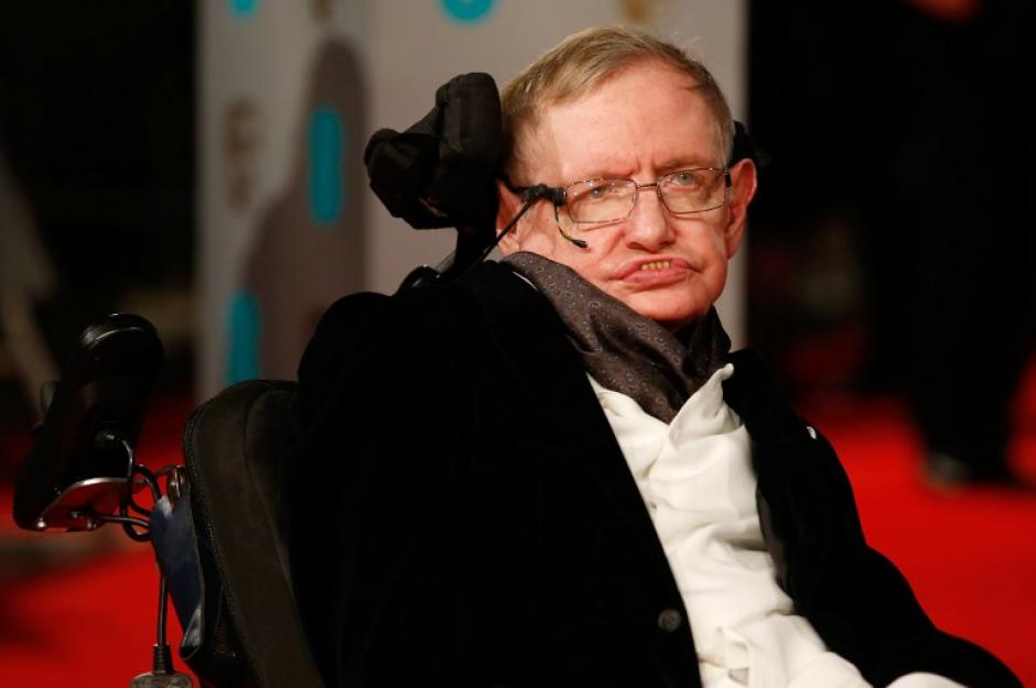 Miles de personas alrededor del mundo segu&iacute;an de cerca los escritos de Stephen Hawking (Foto: AFP)