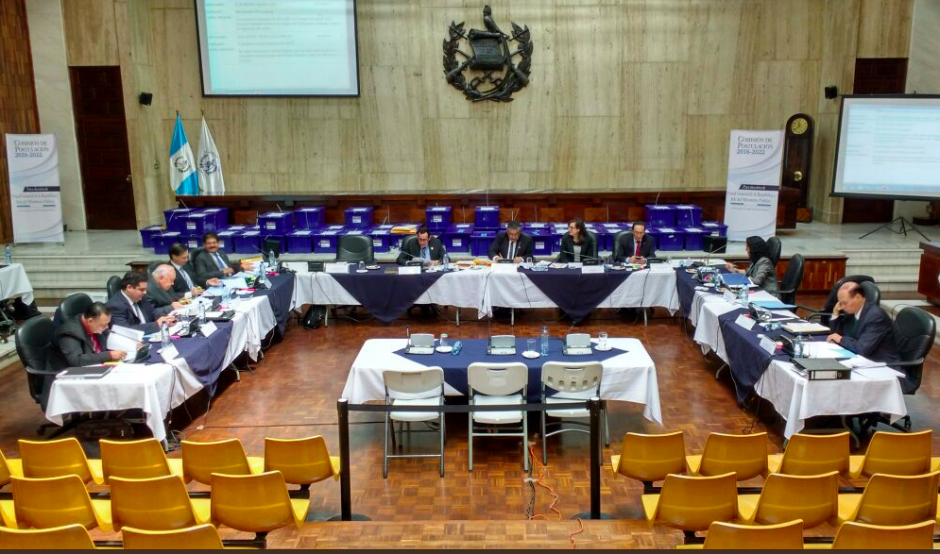 La comisión encargada de elegir a los seis finalistas analizó las primeras "tachas" contra los candidatos. (Foto: OJ)