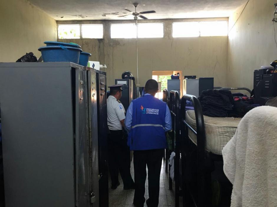 La PDH efectu&oacute; visitas a las diferentes Comisar&iacute;as de la PNC para verificar las condiciones en que est&aacute;n trabajando. (Foto: Prensa de la PDH)