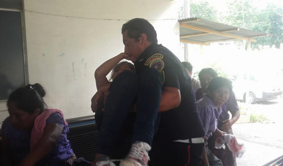 Un picop atropell&oacute; a 10 personas en Retalhuleu. (Foto: Canal Noti Retalteco)&nbsp;