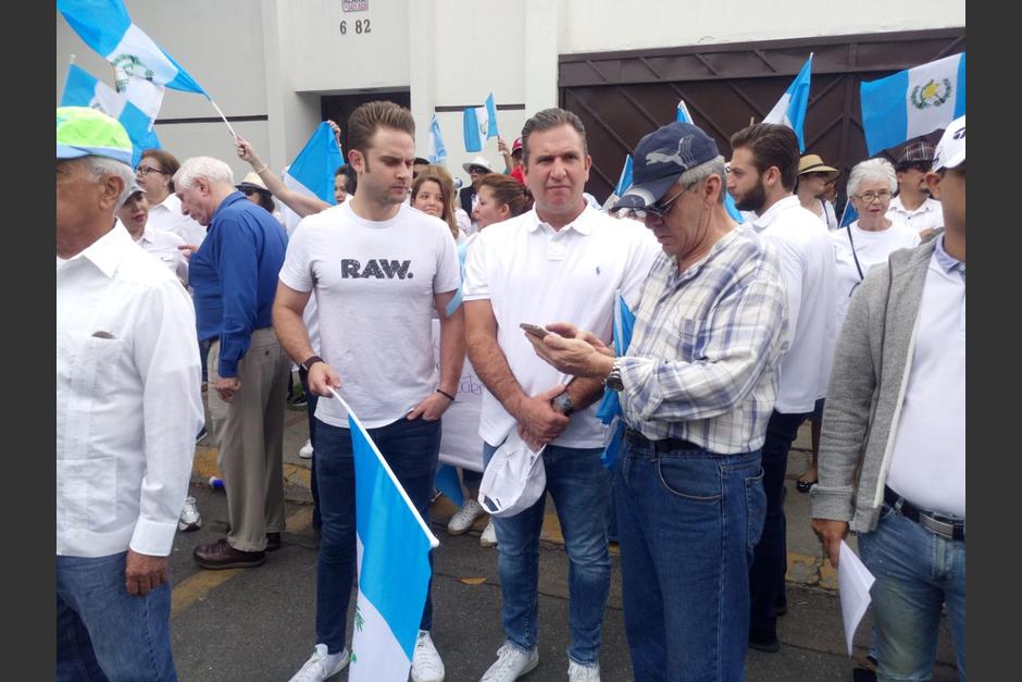 La manifestación se desarrolla frente a la CICIG en zona 14. (Foto: Soy502)