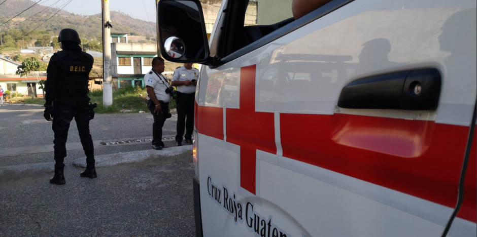 El enfrentamiento se reportó en el kilómetro 15 de la ruta al Atlántico. (Foto: Cruz Roja Guatemalteca)&nbsp;