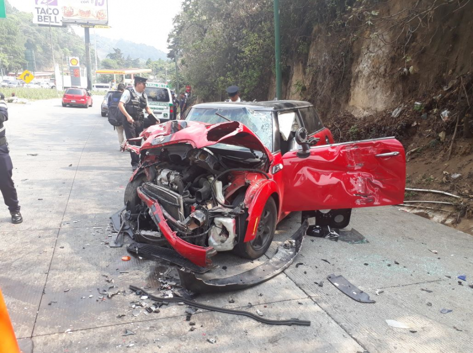 El accidente involucr&oacute; dos veh&iacute;culos y una motocicleta. (Foto: Bomberos Departamentales)&nbsp;