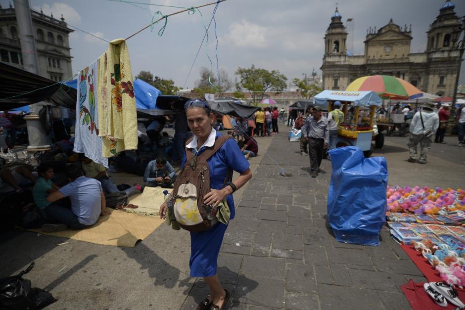 Los maestros se concentran en el Parque Central desde el martes. (Foto: Wilder L&oacute;pez/Soy502)