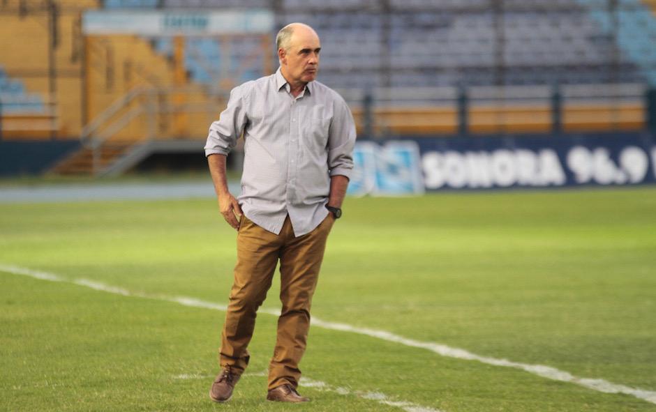 El uruguayo Willy Coito Olivera seguirá al frente de Comunicaciones. (archivo/Soy502)