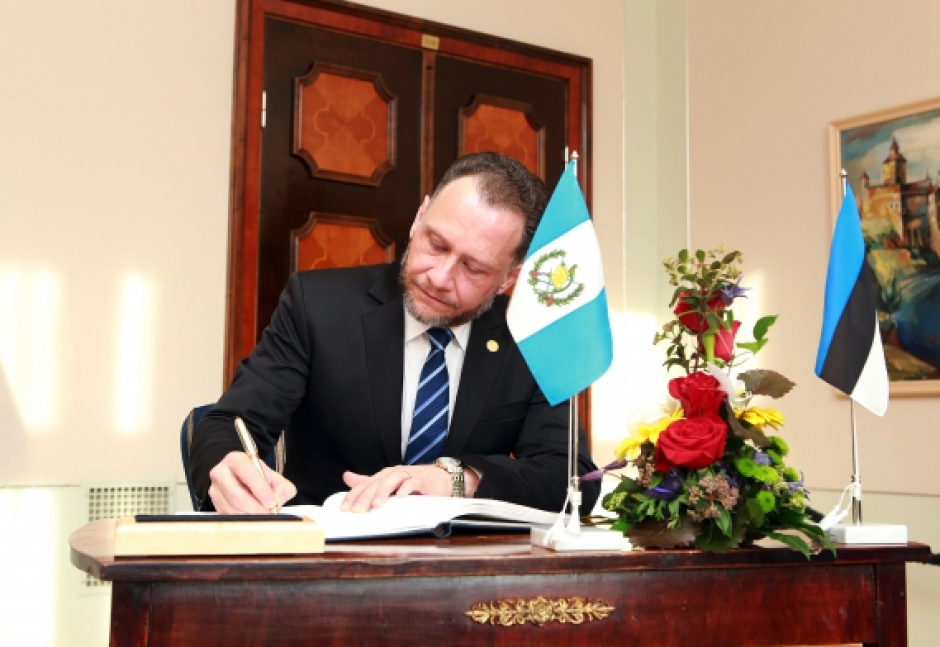 El embajador est&aacute; casado con Elizabeth Cabrera Cortez, hija del vicepresidente Cabrera. (Foto: Gobierno Estonia)