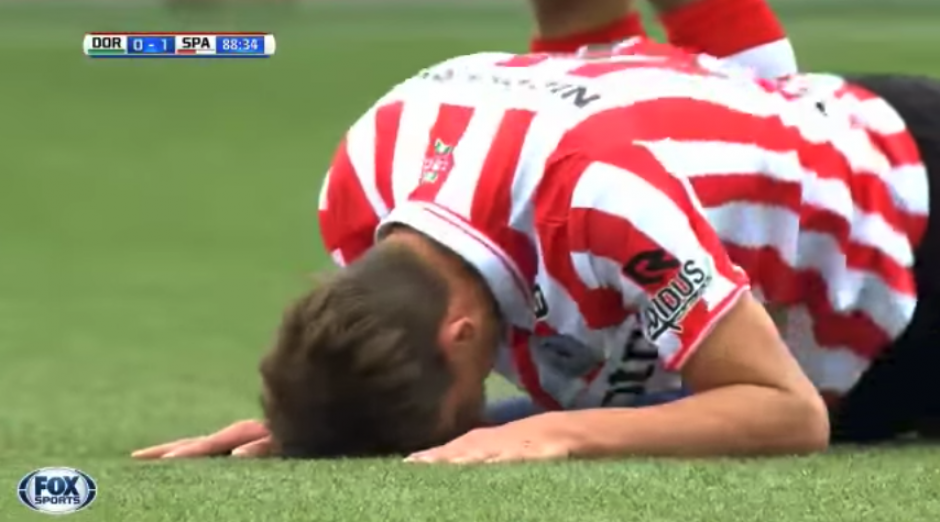 Así fue el autogol más largo a un minuto para el final del juego