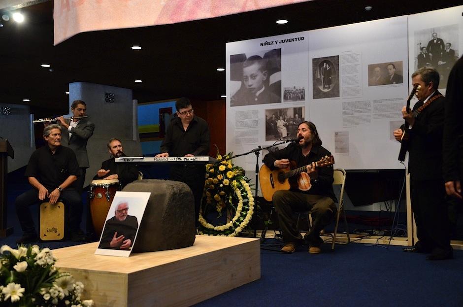 Juan Salvador Galich rindi&oacute; homenaje a su padre, Luis Galich con m&uacute;sica. (Foto: Selene Mej&iacute;a/Soy502)