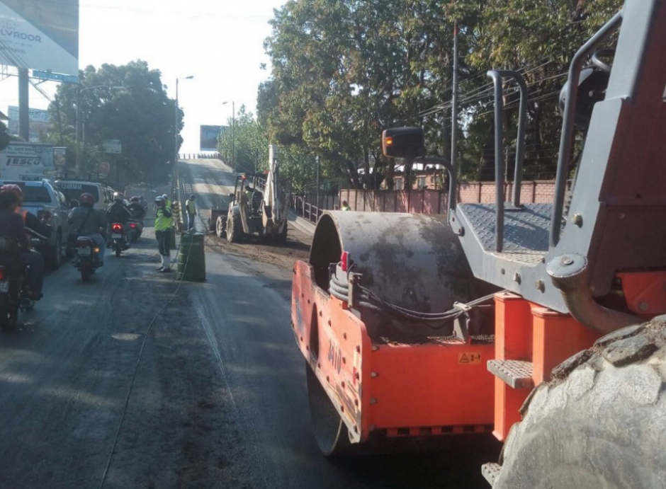 Muchos llegaron tarde este mi&eacute;rcoles a sus trabajos. (Foto: PMT/Mixco)&nbsp;