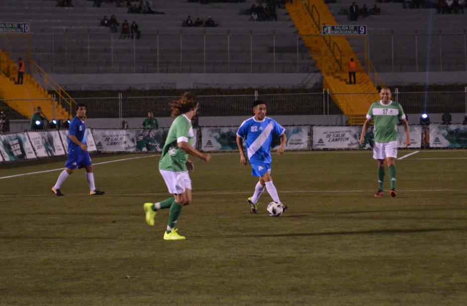 Las estrellas extranjeras vencieron 8-2 a los locales. (Foto: Rudy Mart&iacute;nez/Soy502)