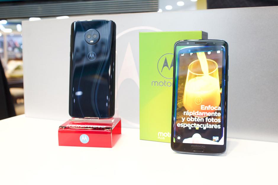 El nuevo integrante de la familia Motorola ya est&aacute; a la venta a un precio sugerido de Q.3.099. (Foto: Magui Medina/Soy502)