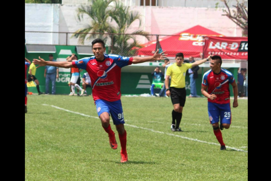Jorge Mario Ort&iacute;z anot&oacute; el gol que le dio el pase a la final a Xela. (Foto: Xelaj&uacute;MC)&nbsp;