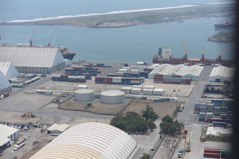 Seg&uacute;n autoridades de Santo Tom&aacute;s de Castilla, la naviera dejar&aacute; de operar 2 mil 700 contenedores por semana en la EMPORNAC. (Foto: Archivo/Soy502)