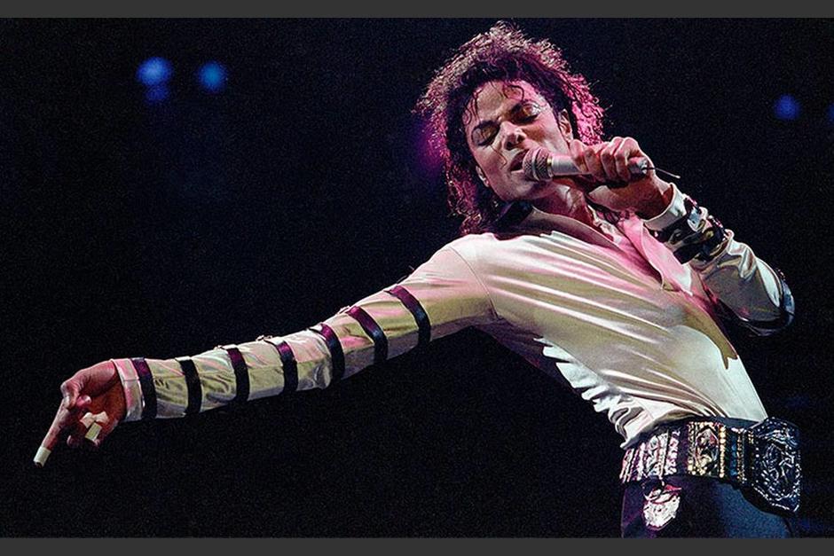 Revelan el secreto de Michael Jackson para inclinarse 45 grados. (Foto:AFP)
