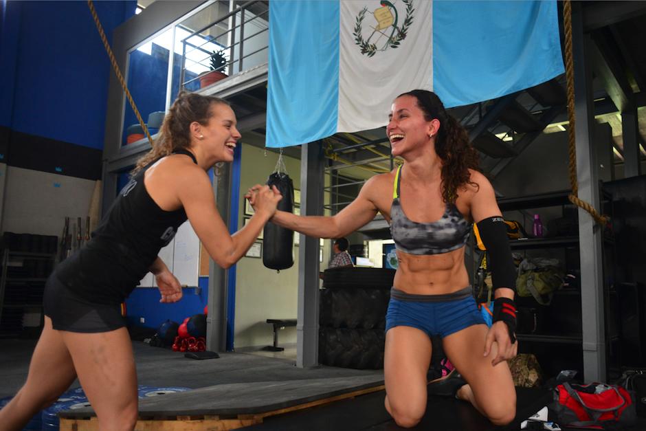 Isabel Chocano y Paola David, las damas del Crossfit guatemalteco que irán a Regionales. (Foto: Jesús Alfonso/Soy502)