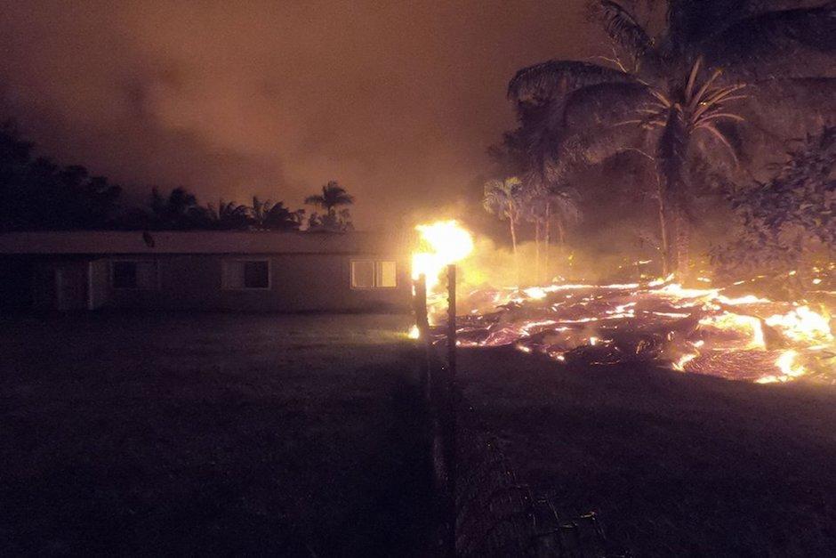 La lava del volc&aacute;n Kilauea no se detiene e invade calles de Hawaii. (Foto: Isaac Krakauer)