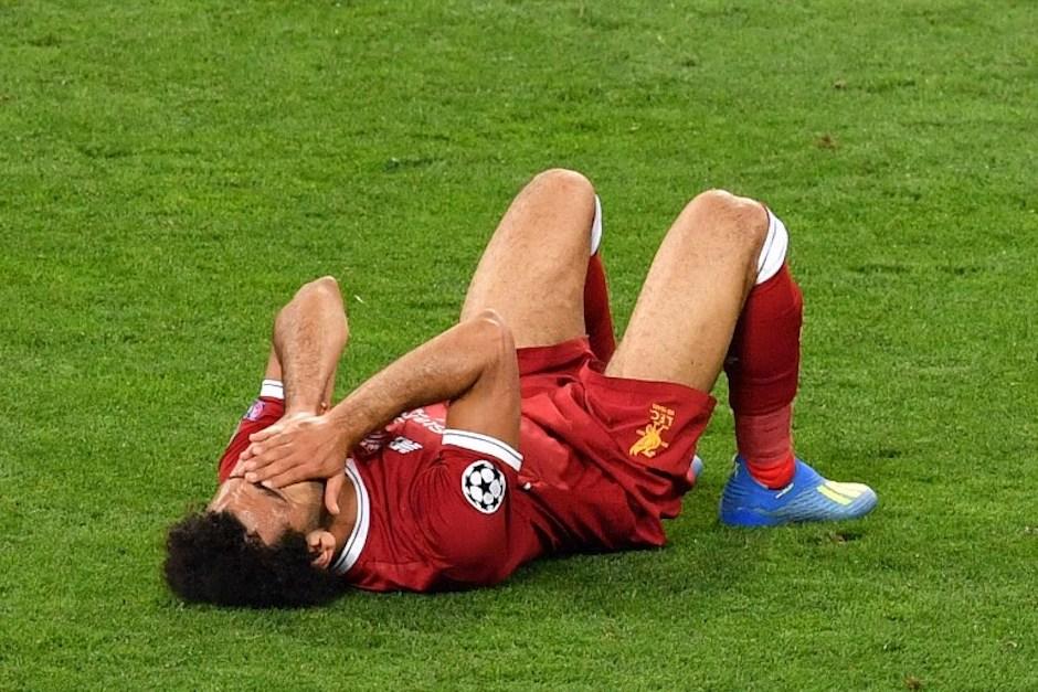 Salah fue lesionado por Sergio Ramos en la final de la Champions League entre el Real Madrid y el Liverpool FC. (Foto: AFP)