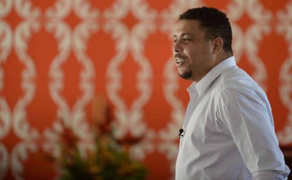 El brasileño Ronaldo invertiría 30 millones de euros en la compra de un equipo español.(Foto: AFP)
