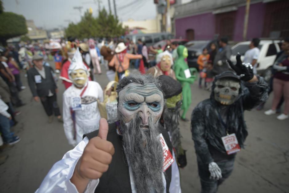 Personajes de la pol&iacute;tica y las pel&iacute;culas se dieron cita en Villa Nueva. (Foto: Wilder L&oacute;pez/Soy502)