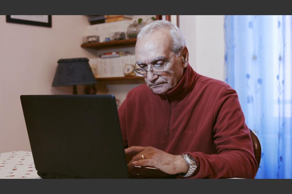 La historia de un abuelo educado utilizando Youtube desat&oacute; una discusi&oacute;n. (Foto: Video Blocks)
