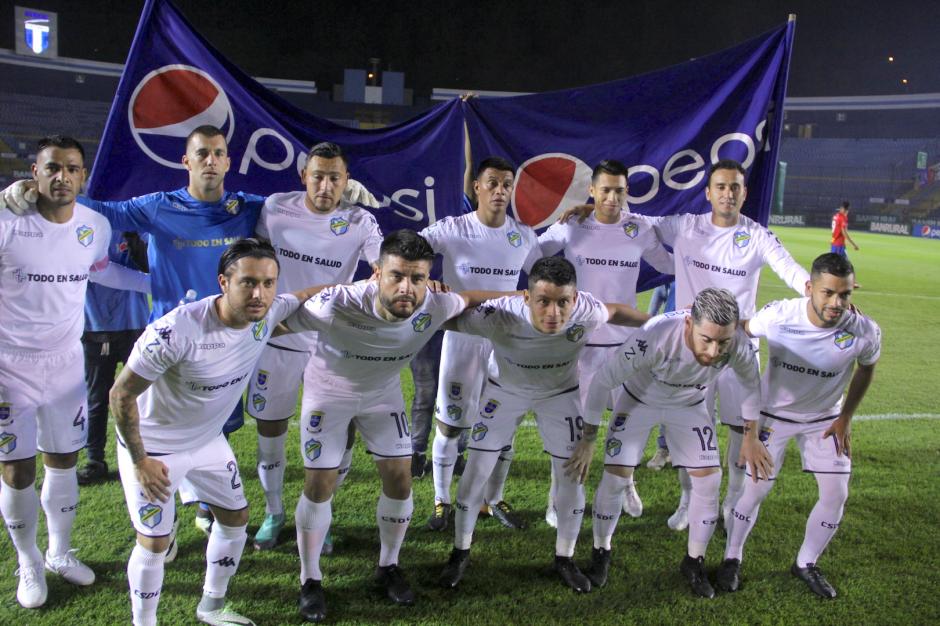 Los albos superaron la prueba de fuego en su estadio y busca afianzarse con la segunda plaza de la clasificación. (Foto: Fredy Hernández/Soy502)