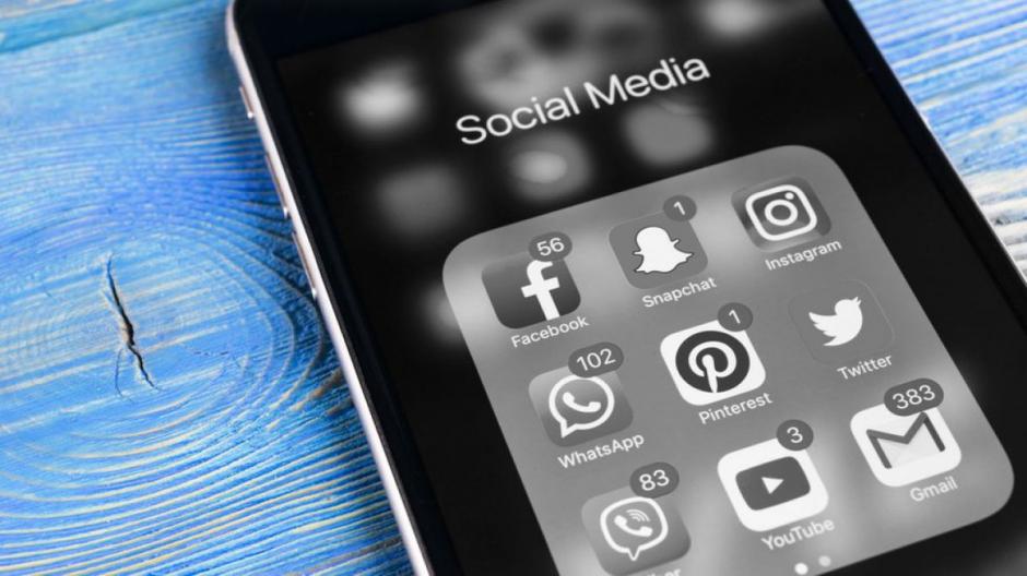 Colocar la pantalla en modo oscuro permite ahorrar energ&iacute;a. (Foto ilustrativa)