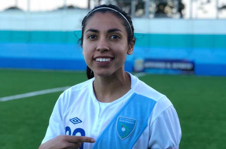 Golazo de Ana Lucía Martínez en su regreso a Selección