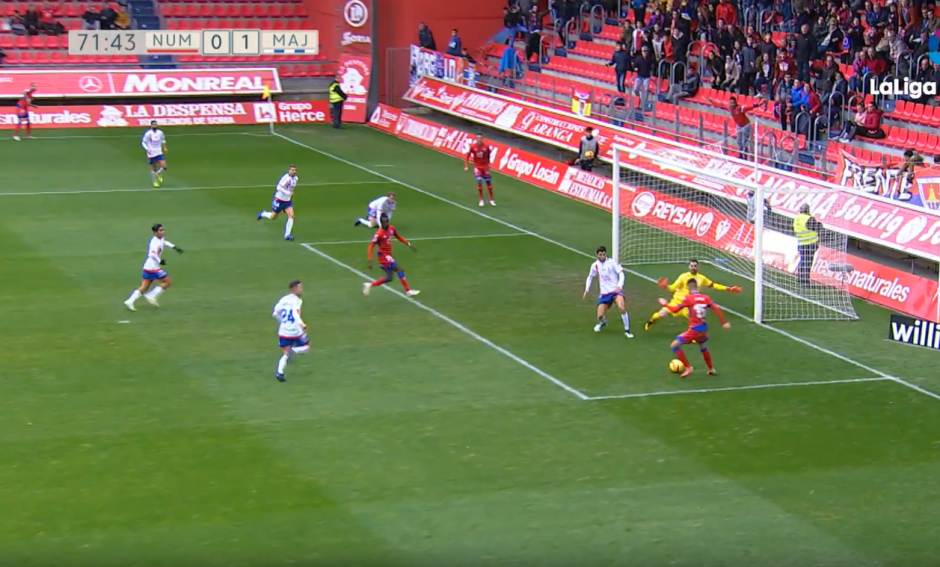 El fallo de Pape Diamanka le ha dado la vuelta al mundo. (Foto: Captura de video)