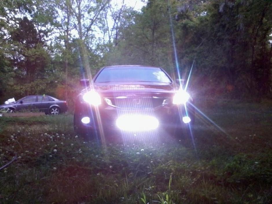 La propuesta contempla una multa de Q2 mil quetzales para quienes utilicen luces LED. (Foto:&nbsp;CRHoy.com)