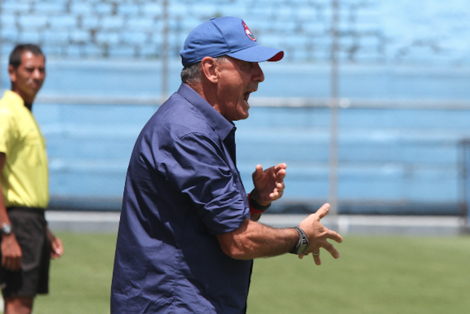 Horacio Cordero seguirá al frente de Municipal y este es su plan