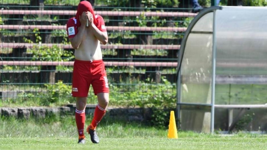 Durante un partido de la Liga de F&uacute;tbol Villamariense, de C&oacute;rdoba, se produjo una brutal falta que le dio la vuelta al mundo. (Foto: globallookpress)