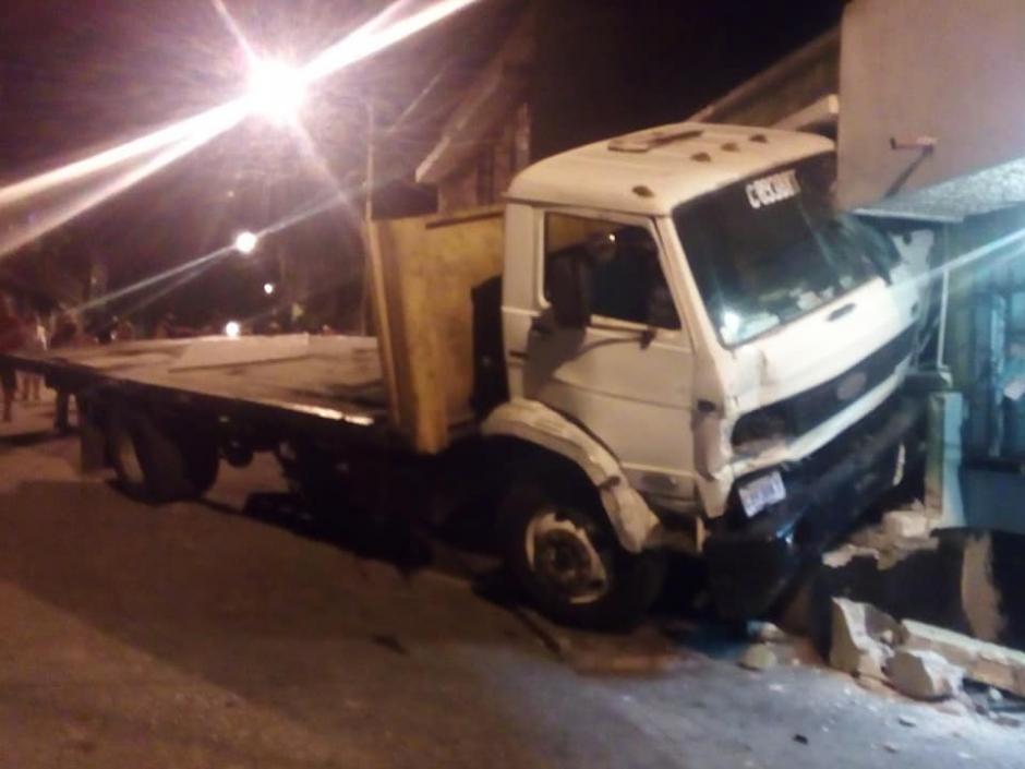 Ninguna persona resultó herida durante el percance. (Foto: Colonia Maya zona 18/Facebook)