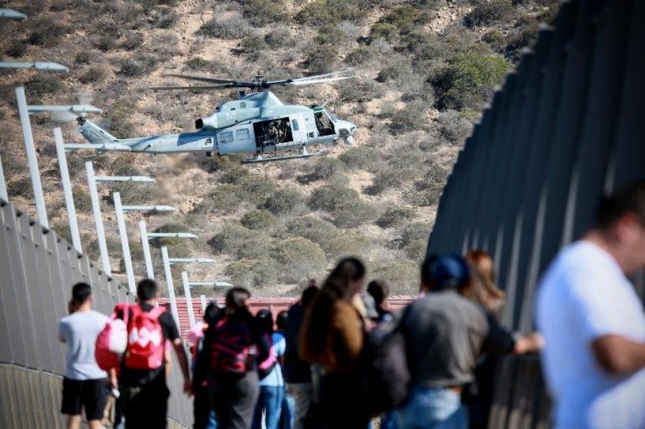 Todo ocurre con vigilancia desde los cielos. (Foto: AFP)