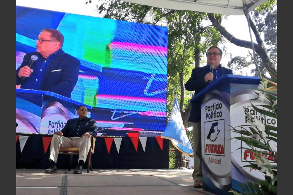 Durante la asamblea se evidenciaron las divisiones que hay en el partido Fuerza. (Foto:&nbsp;@guatevisible/Twitter)