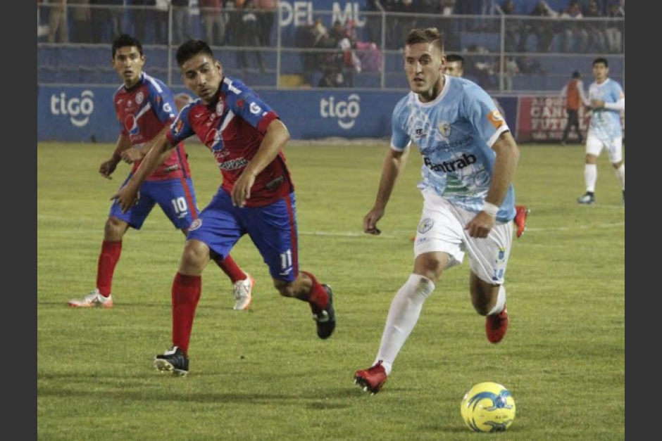 Cristian "Cheka" Hernández estaría en la mira de Municipal. (Foto: Archivo/Soy502)
