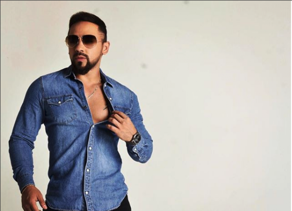 V&iacute;ctor Urrutia encendi&oacute; las redes sociales con una fotograf&iacute;a que genera un truco visual. (Foto: (Instagram V&iacute;ctor Urrutia)