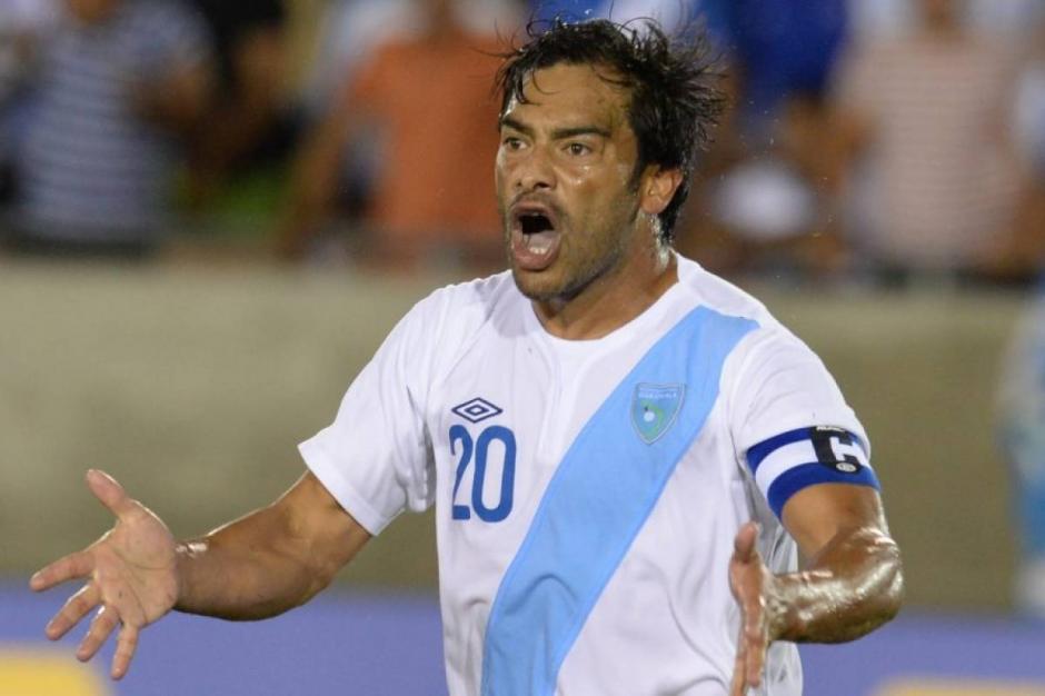 Carlos "El Pescado" Ruiz arremete contra Rafael Tinoco. (Foto: Archivo/Soy502)