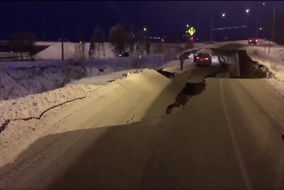 Las autoridades&nbsp;emitieron una&nbsp;alerta de tsunami&nbsp;para las zonas costeras por el sismo registrado en Alaska (Foto: captura de pantalla)