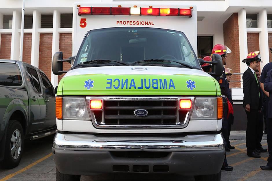 Cuerpos de Bomberos Municipales trasladaron a la víctima a un centro asistencial. (Foto: Archivo/Soy502)