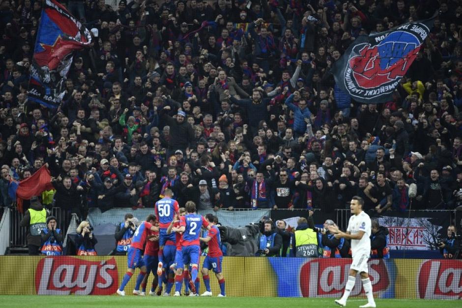 El CSKA ya supera al Real Madrid, tras un error de Toni Kroos. (Foto: AFP)