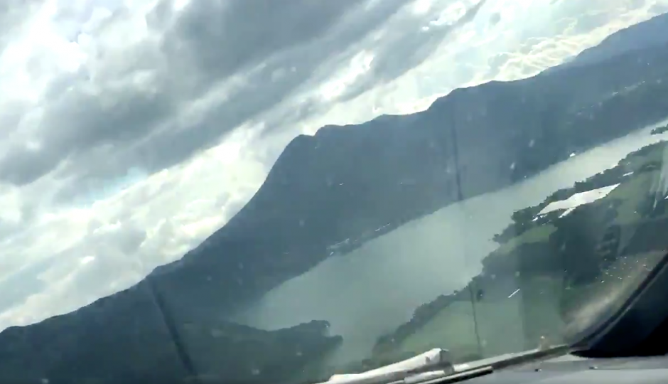 El video muestra, de forma acelerada, el aterrizaje del avión procedente de Europa. (Foto: captura de video)