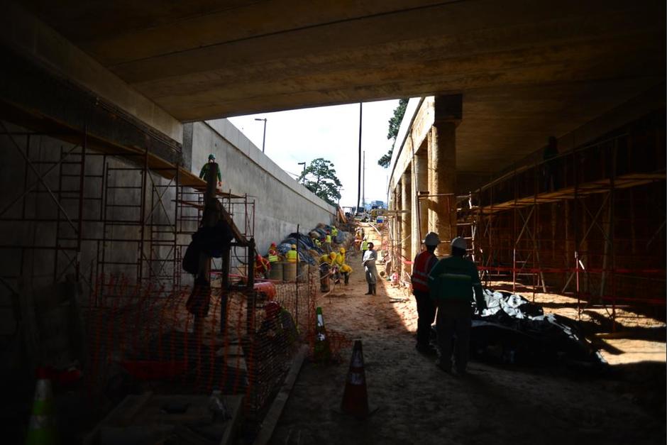 Los obreros trabajan a paso acelerado para concluir la obra. (Foto: Jesús Alfonso/Soy502)