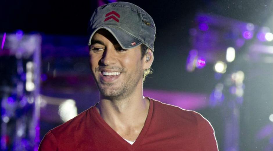 No es la primera vez que Enrique besa a sus fan&aacute;ticas. (Foto: archivo)