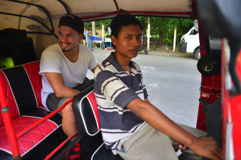 Stefano Cincotta cambi&oacute; el tren por el "tuc tuc". (Foto: Jes&uacute;s Alfonso/Soy502)