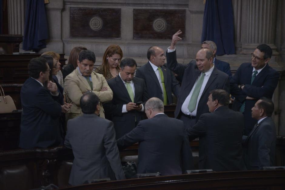 Nájera votó a favor de recomendar mantenerle la inmunidad al presidente Jimmy Morales. (Foto: Wilder López/Soy502)
