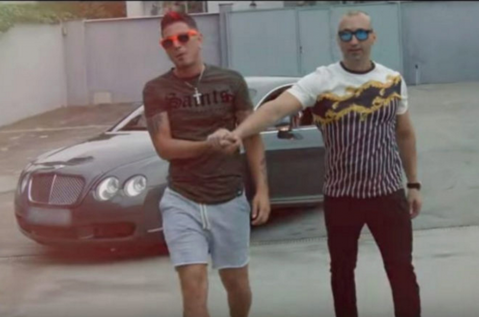 "Isco", del clan de Los Casta&ntilde;itas (derecha), junto al cantante Clase A. (Foto: captura de video)