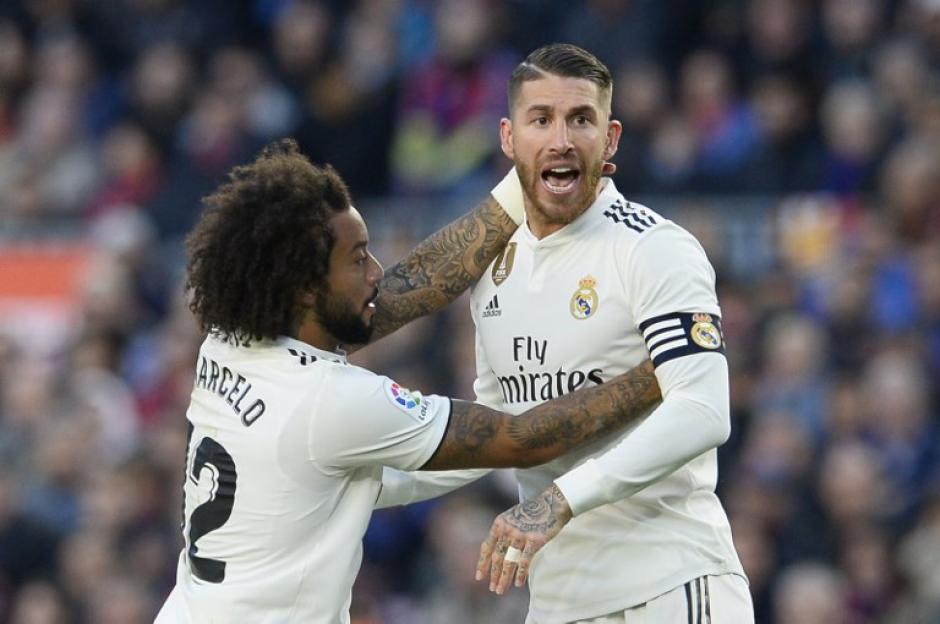 Sergio Ramos no pudo hacer nada para evitar la goleada sufrida por el Real Madrid. (Foto: AFP)
