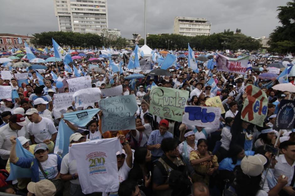 La manifestación terminó en la Plaza de la Constitución. (Foto: Alejandro Balán/Soy502)