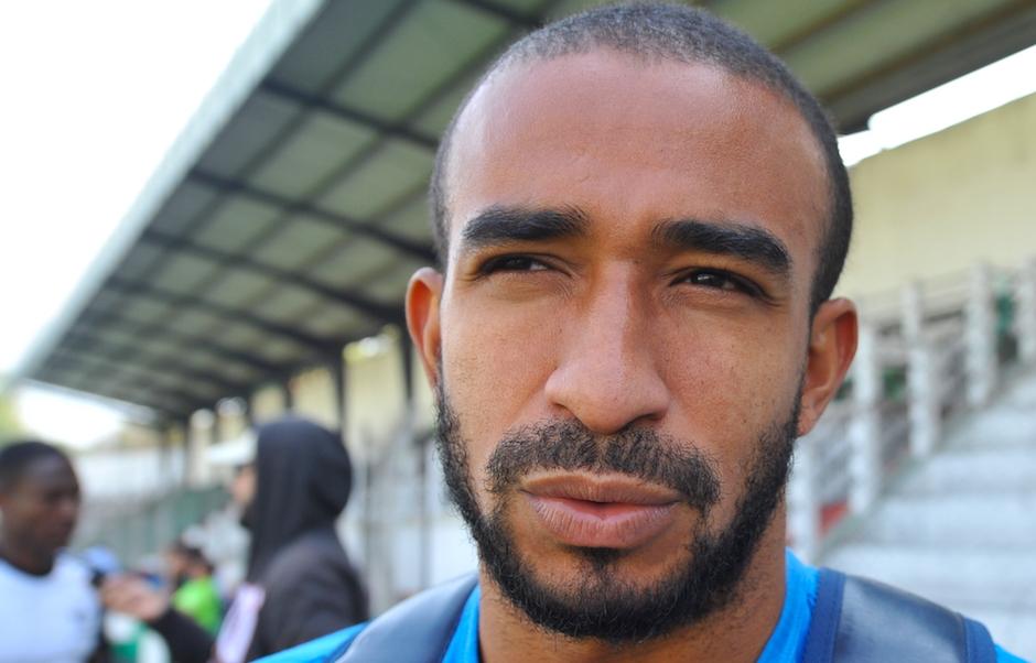 Fredy Thompson, jugador de Antigua GFC fue suspendido seis meses por agravio a los dirigentes del futbol nacional, Uncaf y Concacaf. (Foto: Archivo/Soy502)