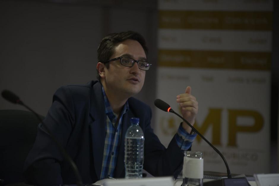 Juan Francisco Sandoval, jefe de la Fiscalía Especial Contra la Impunidad del Ministerio Público, manifestó su preocupación por la no renovación de visas de trabajo de empleados de la CICIG. (Foto: Archivo/Soy502)